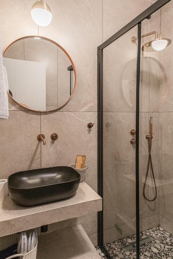 Chelmis Sea Front Apartments - Atlantis Argostoli  Bagian luar foto