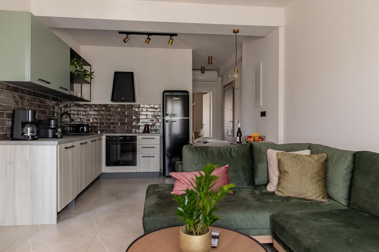 Chelmis Sea Front Apartments - Atlantis Argostoli  Bagian luar foto