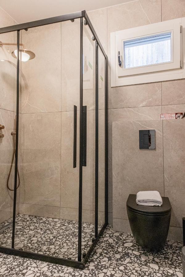 Chelmis Sea Front Apartments - Atlantis Argostoli  Bagian luar foto